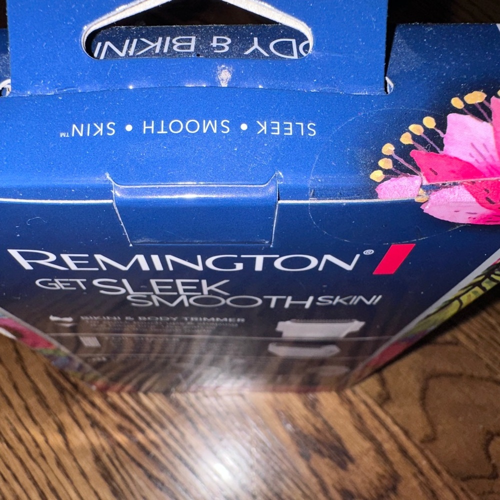 NEW! Bikini Shaver Kit - For Body & Bikini - Remington / NIB - Picture 10 of 10